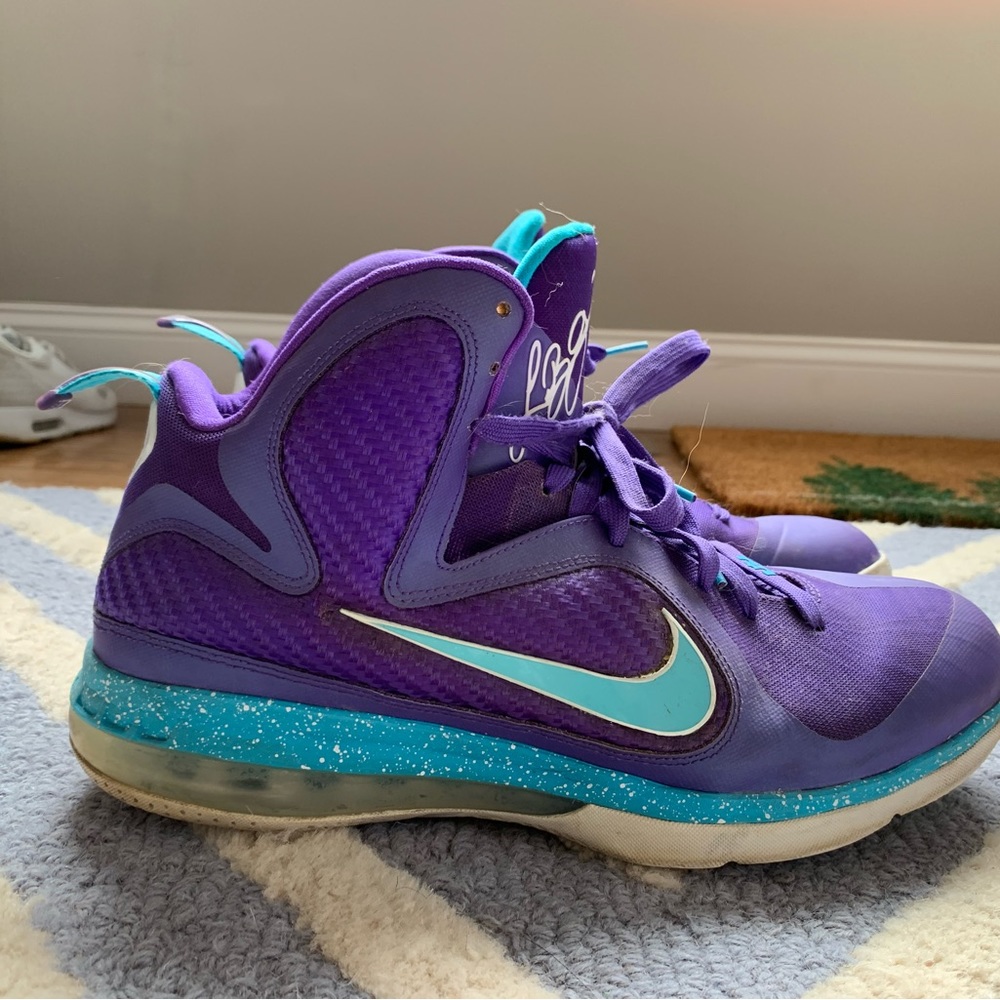 Old School Nikes!
